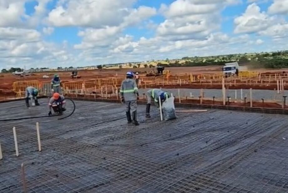 Gigante da celulose começa construção de 620 “mansões” em Inocência